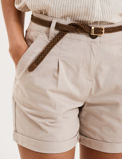 Short chino ceinture tress&eacute;e beige femme