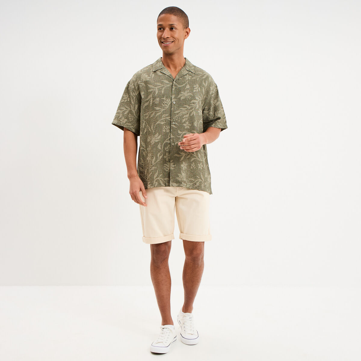 Chemise l&eacute;g&egrave;re textur&eacute;e manches courtes vert kaki homme