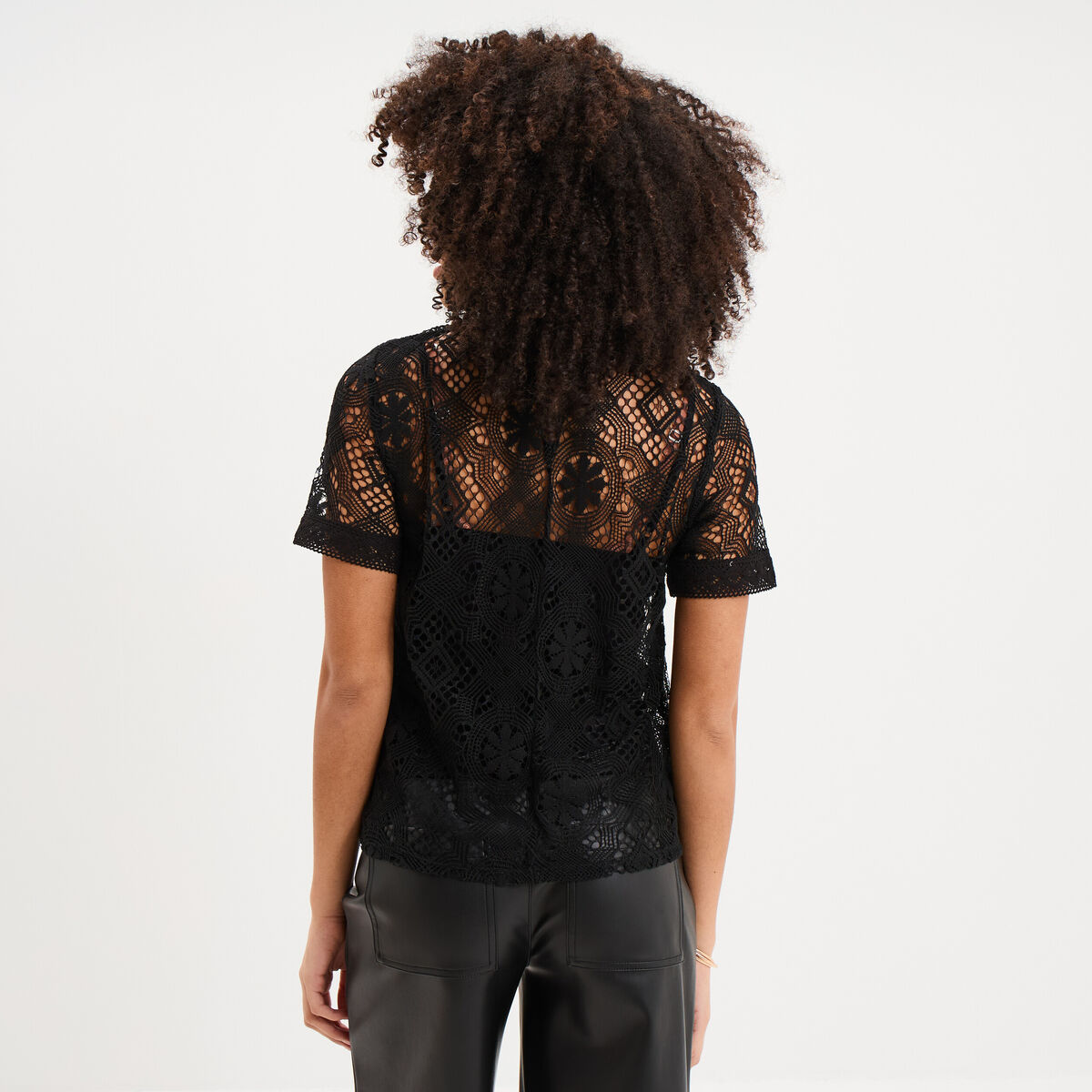 T-shirt dentelle manches courtes noir femme