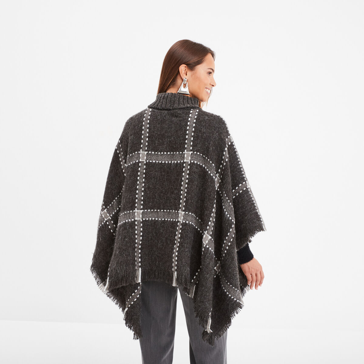 Poncho à col roulé bords à franges fines gris foncé femme