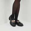 Mocassins à talons et détails chaînes noir femme