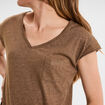 T-shirt col v poche poitrine Creeks taupe femme
