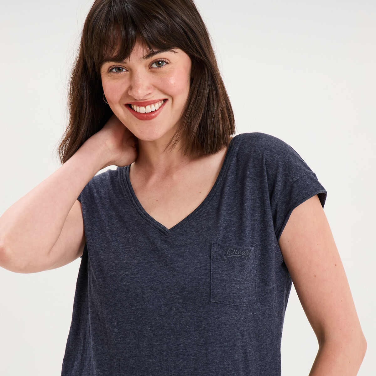 T-shirt col v poche poitrine bleu marine femme