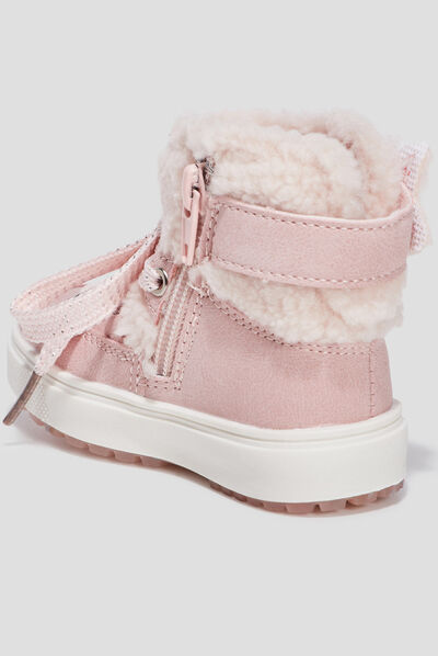 Bottes fourrées rose bébé fille