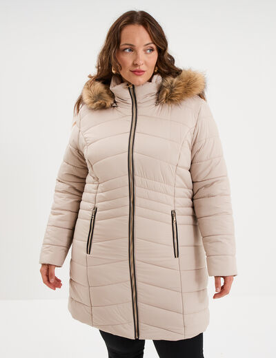Doudoune longue &agrave; capuche beige femme grande taille