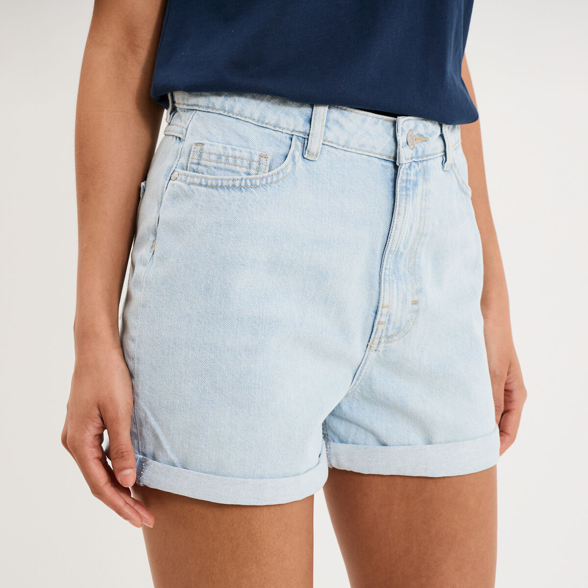 Short mom en jean 5 poches denim bleach femme