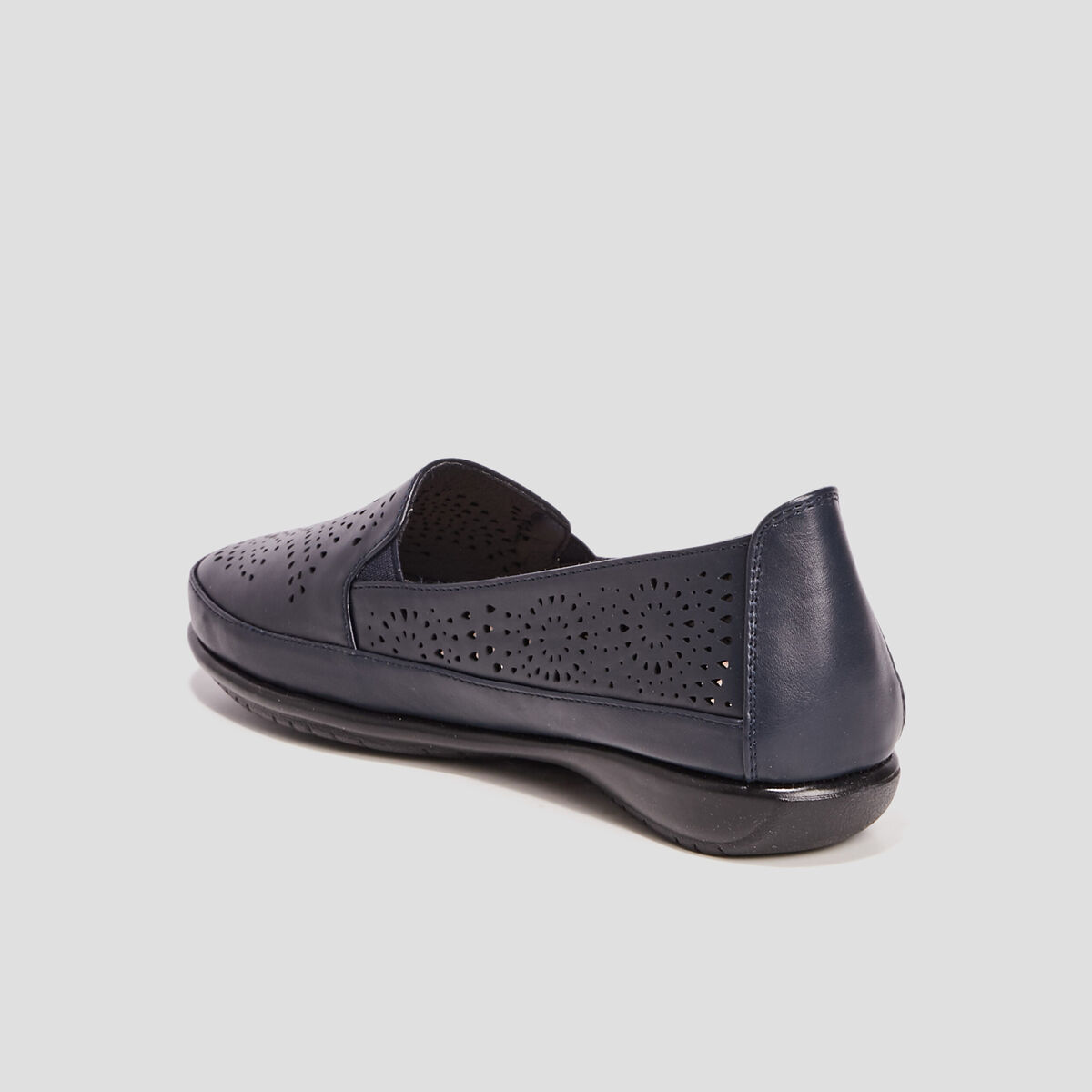 Mocassins perfor&eacute;es bleu marine femme