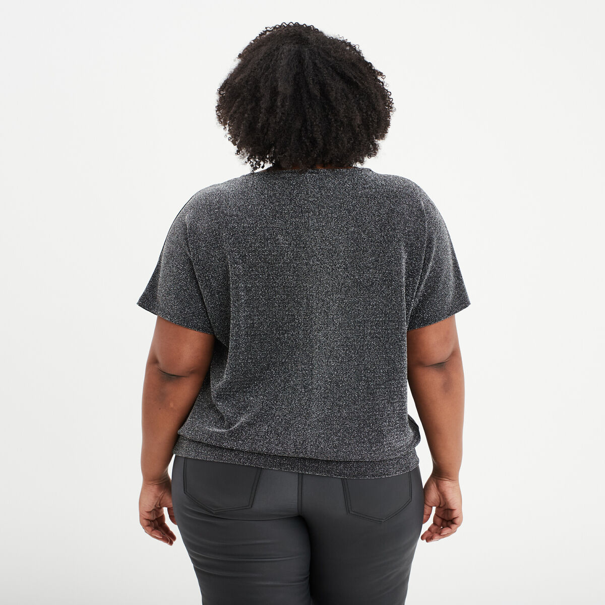 T-shirt manches courtes fils m&eacute;tallis&eacute;s gris argent femme grande taille