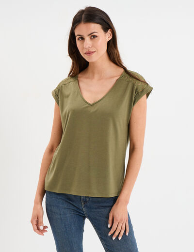 T-shirt col en V dentelle épaules et dos vert kaki femme