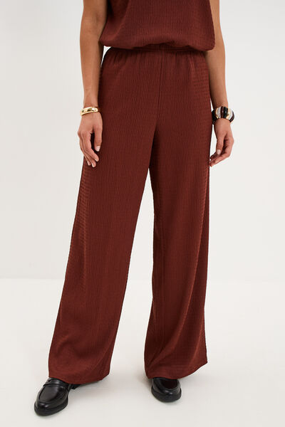 Pantalon effet gaufr&eacute; fluide bordeaux femme