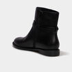 Bottines plates &agrave; boucle noir femme