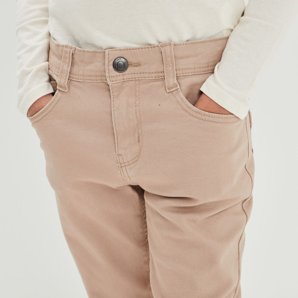 Pantalon regular avec poches sable garçon