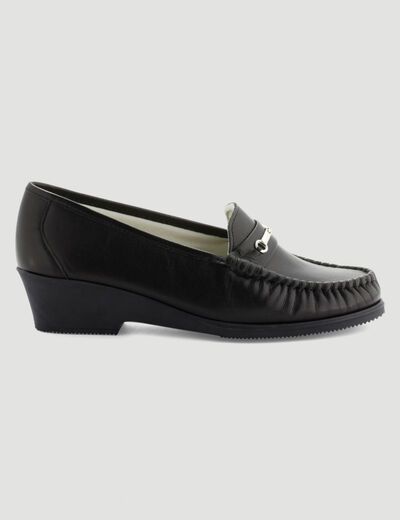 Mocassins en cuir compens&eacute;s pied large noir femme