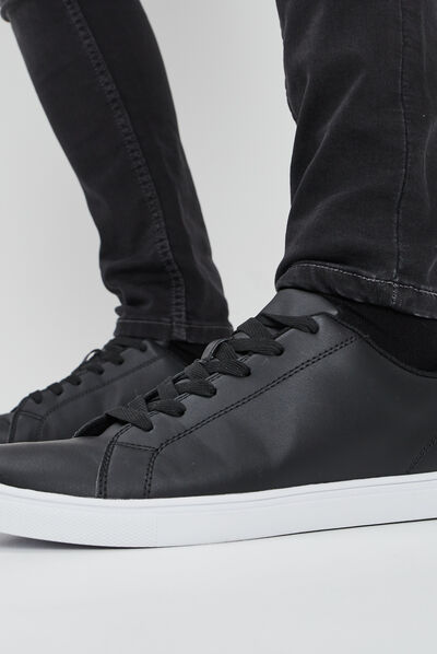 Baskets plates noir homme