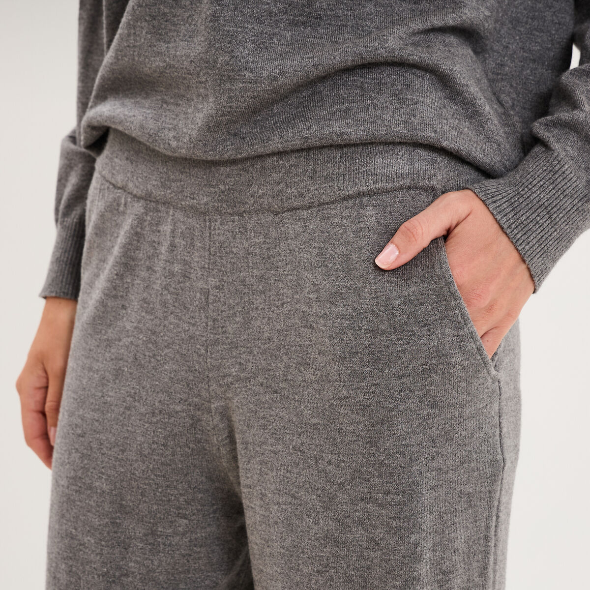 Pantalon de pyjama large en maille gris fonc&eacute; femme