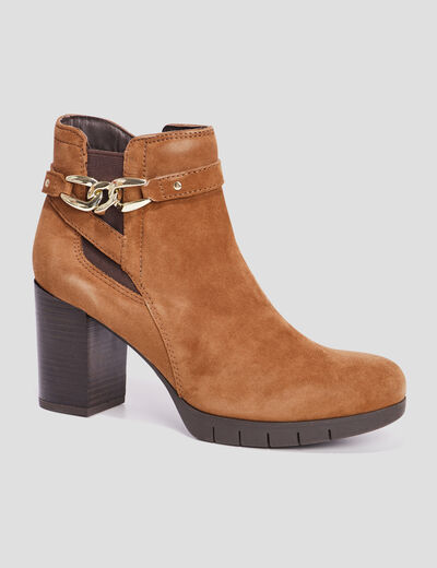 Bottines à talons avec chaînes en cuir marron femme