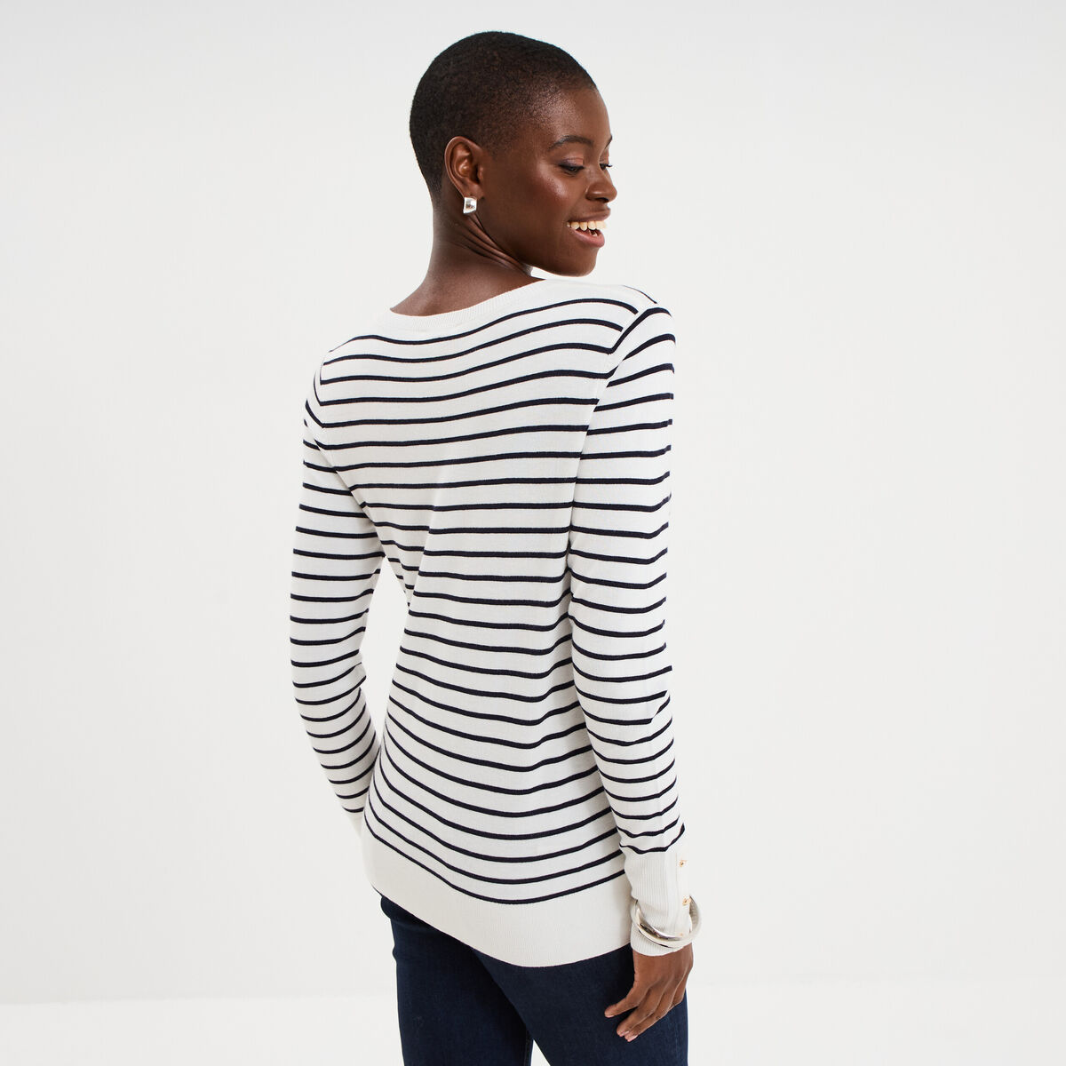 Pull col rond boutons aux poignets beige femme