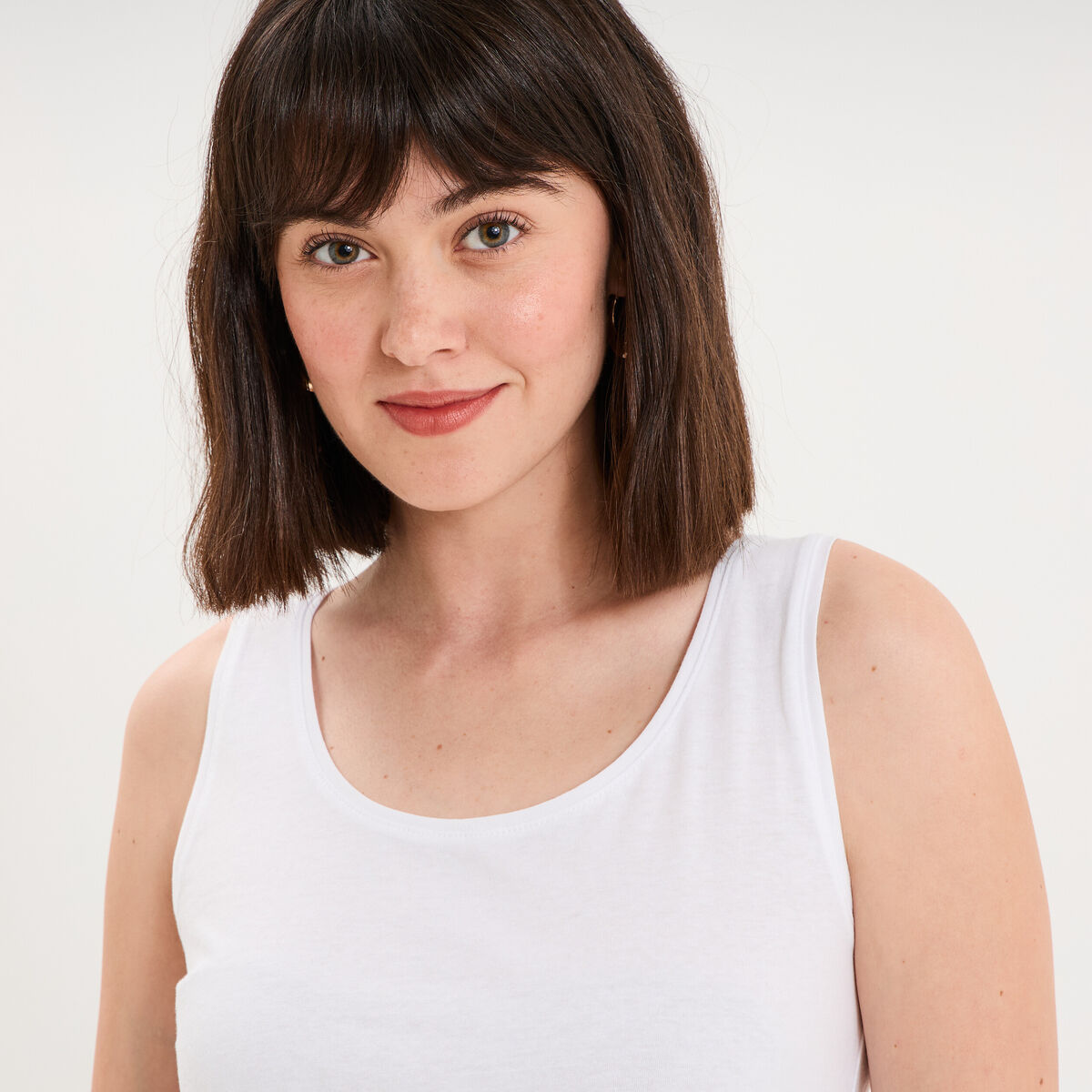 D&eacute;bardeur bretelles larges coton blanc femme