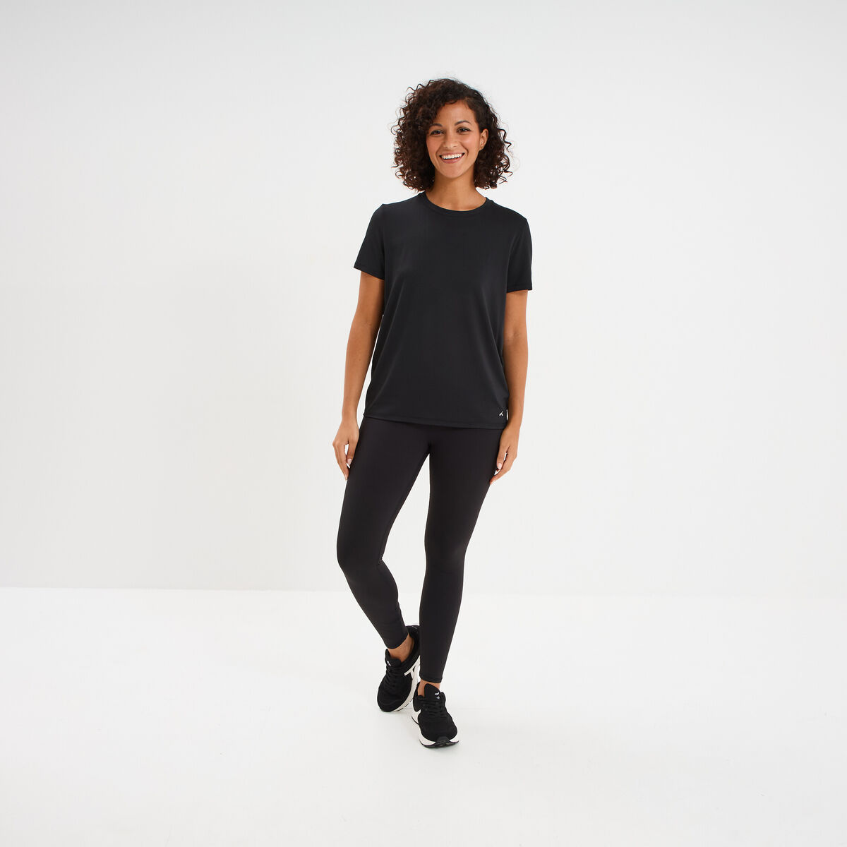 T-shirt de sport droit manches courtes noir femme