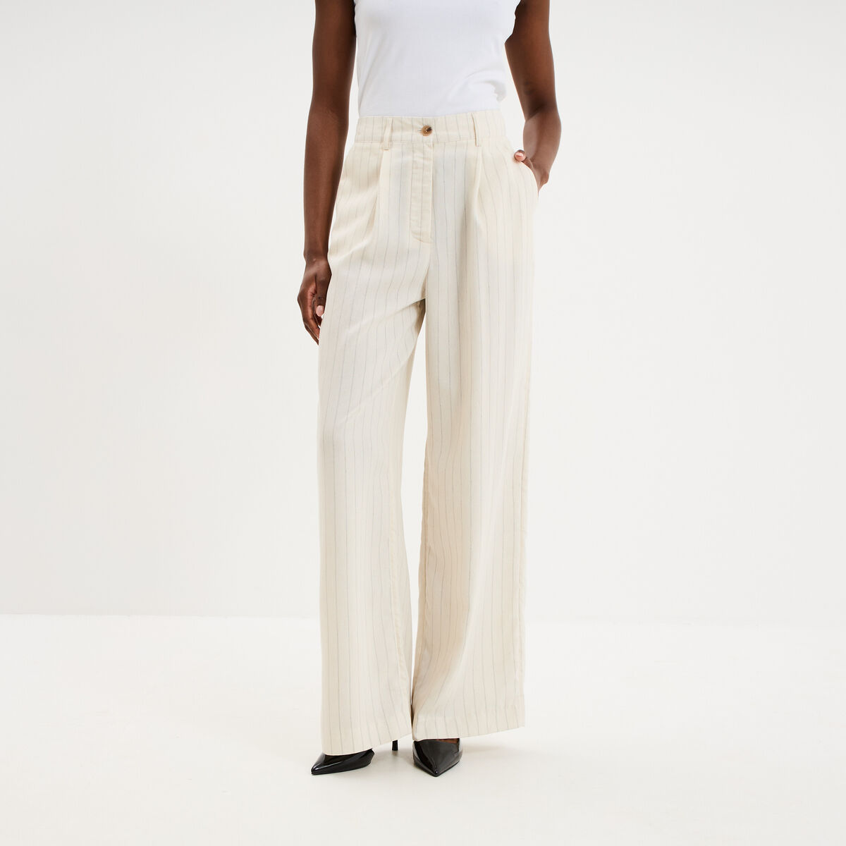 Pantalon large avec pinces ecru femme