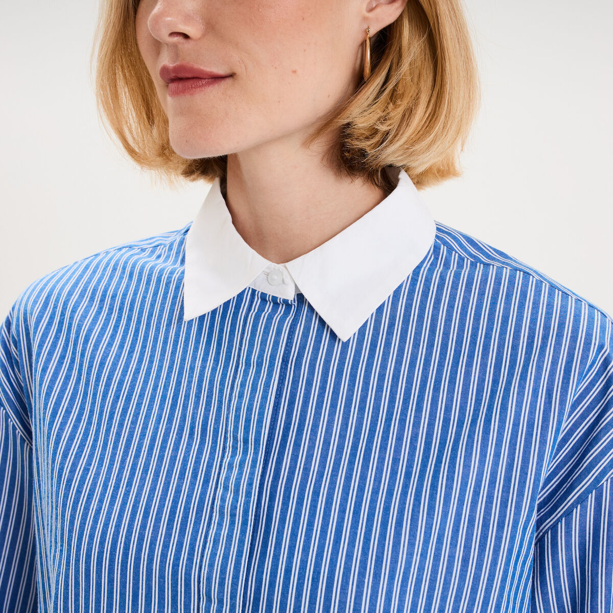Chemise oversize col contrast&eacute; bleu femme