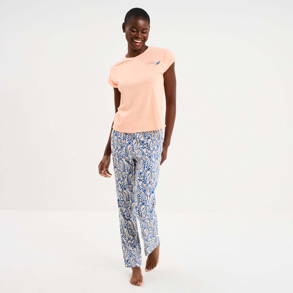 Ensemble pyjama t-shirt et pantalon blanc femme