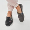 Chaussons brodés gris femme