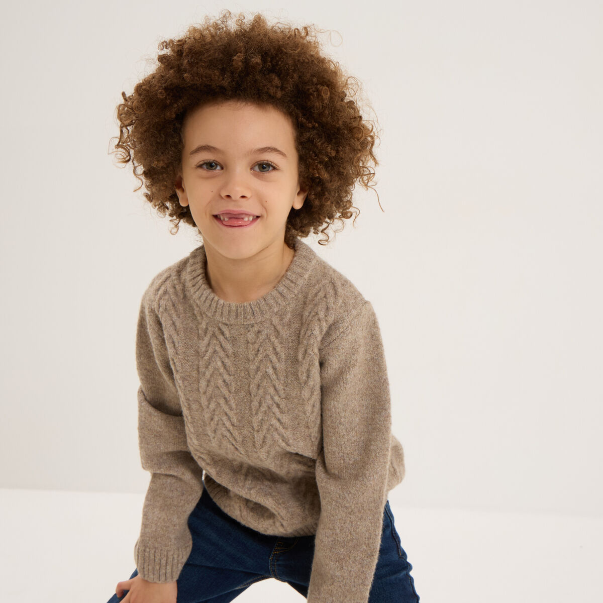 Pull manches longues col rond beige gar&ccedil;on