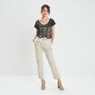 Pantalon chino ceinturé 7/8ème beige femme