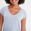 T-shirt col v poche poitrine Creeks bleu clair femme