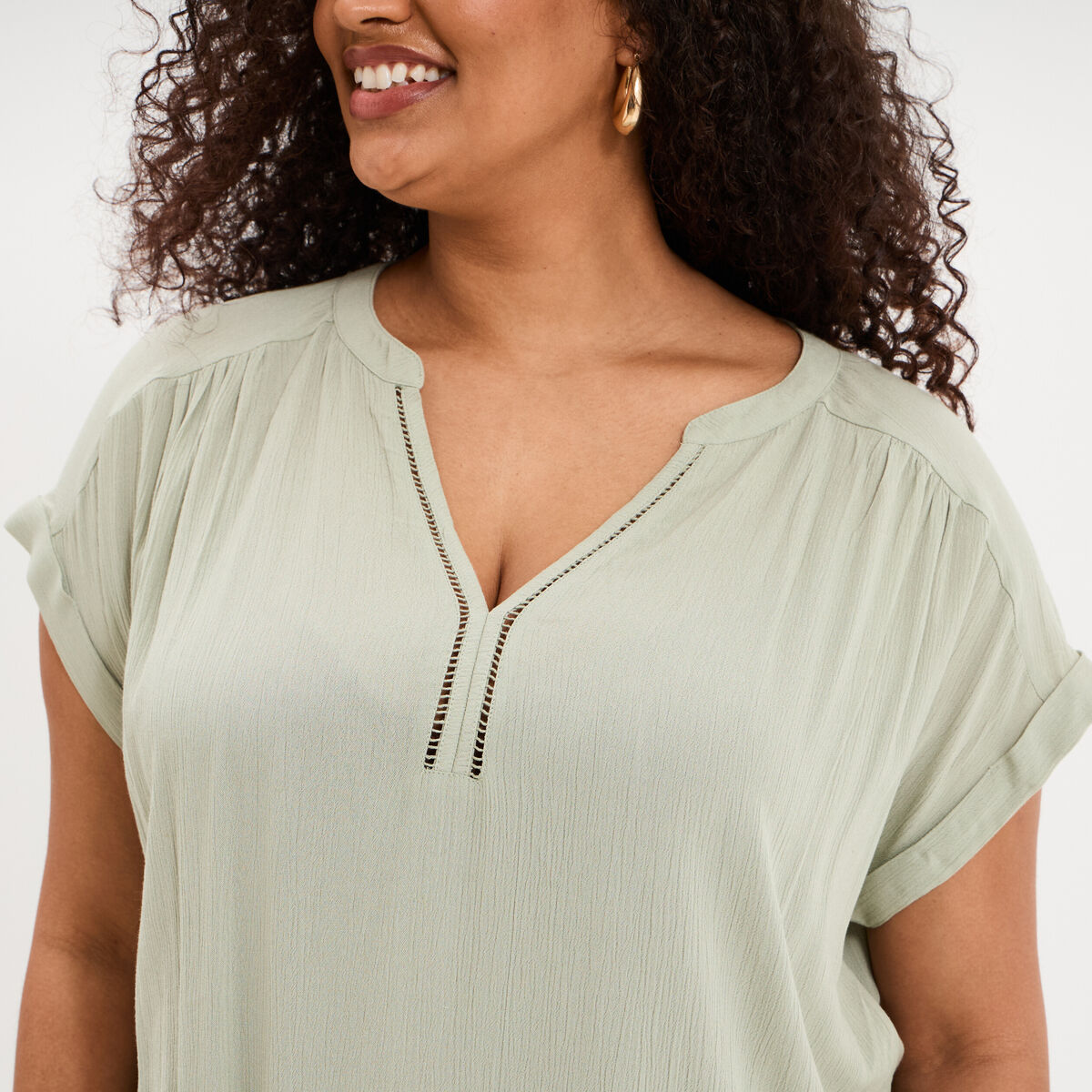 Blouse col en V manches courtes vert kaki femme grande taille