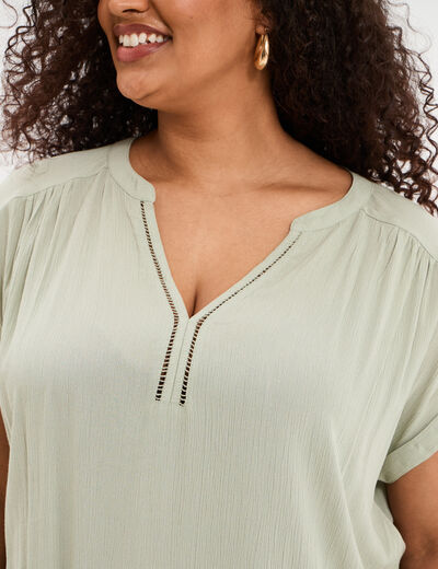 Blouse col en V manches courtes vert kaki femme grande taille