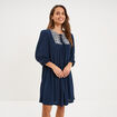 Robe fluide brod&eacute;e manches 3/4 bleu marine femme