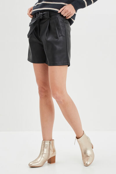 Short simili cuir large ceinturé noir femme