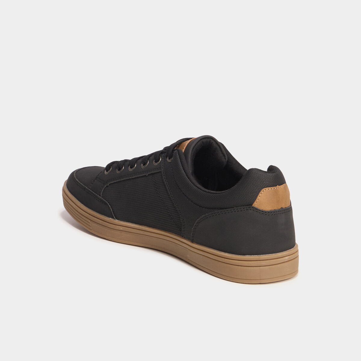 Baskets &agrave; lacets noir homme