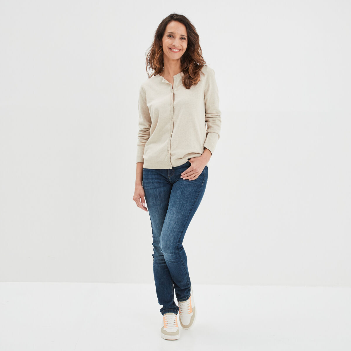 Gilet manches longues boutonné col rond sable femme
