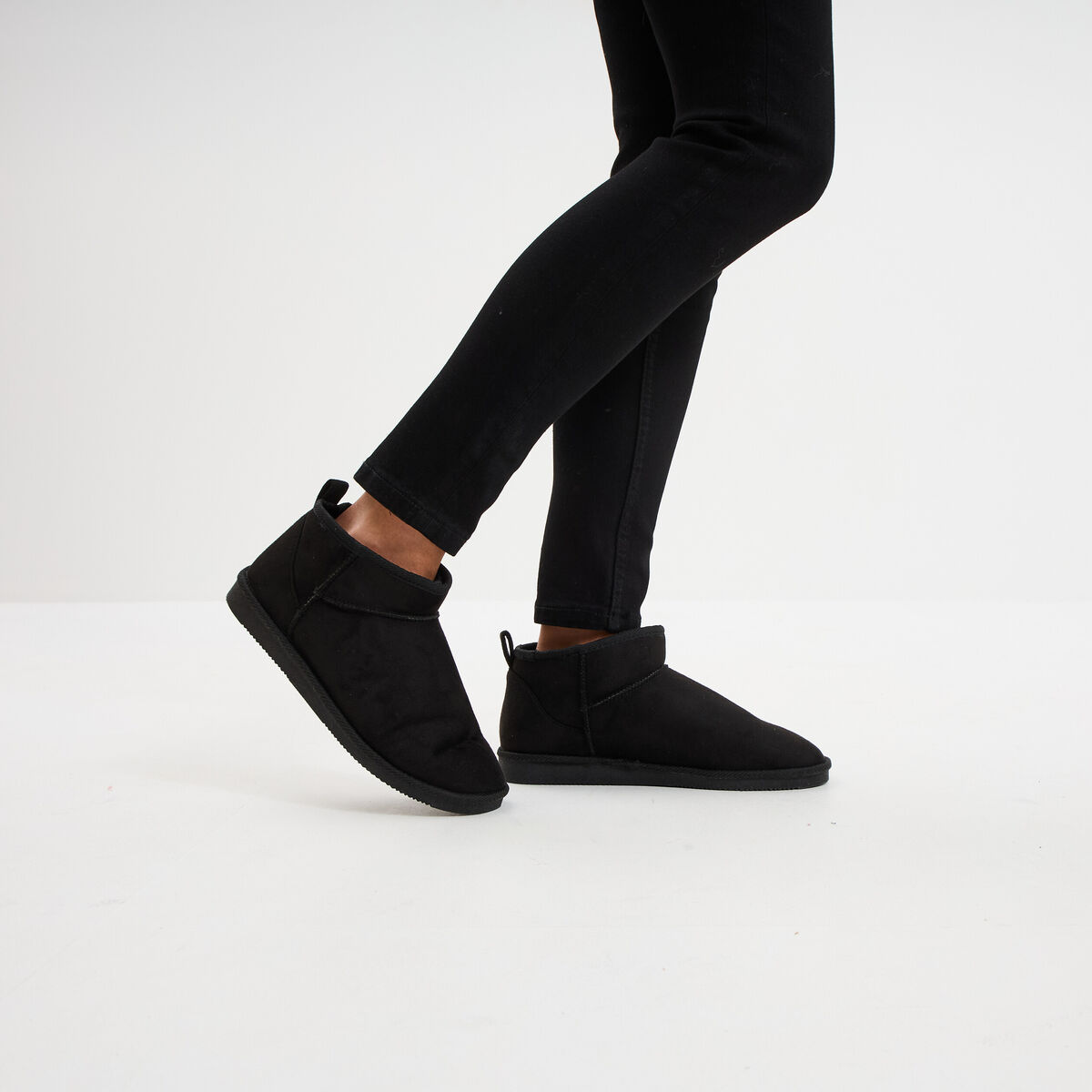 Bottines fourr&eacute;es noir femme