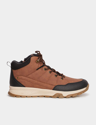 Boots crantées à lacets marron homme