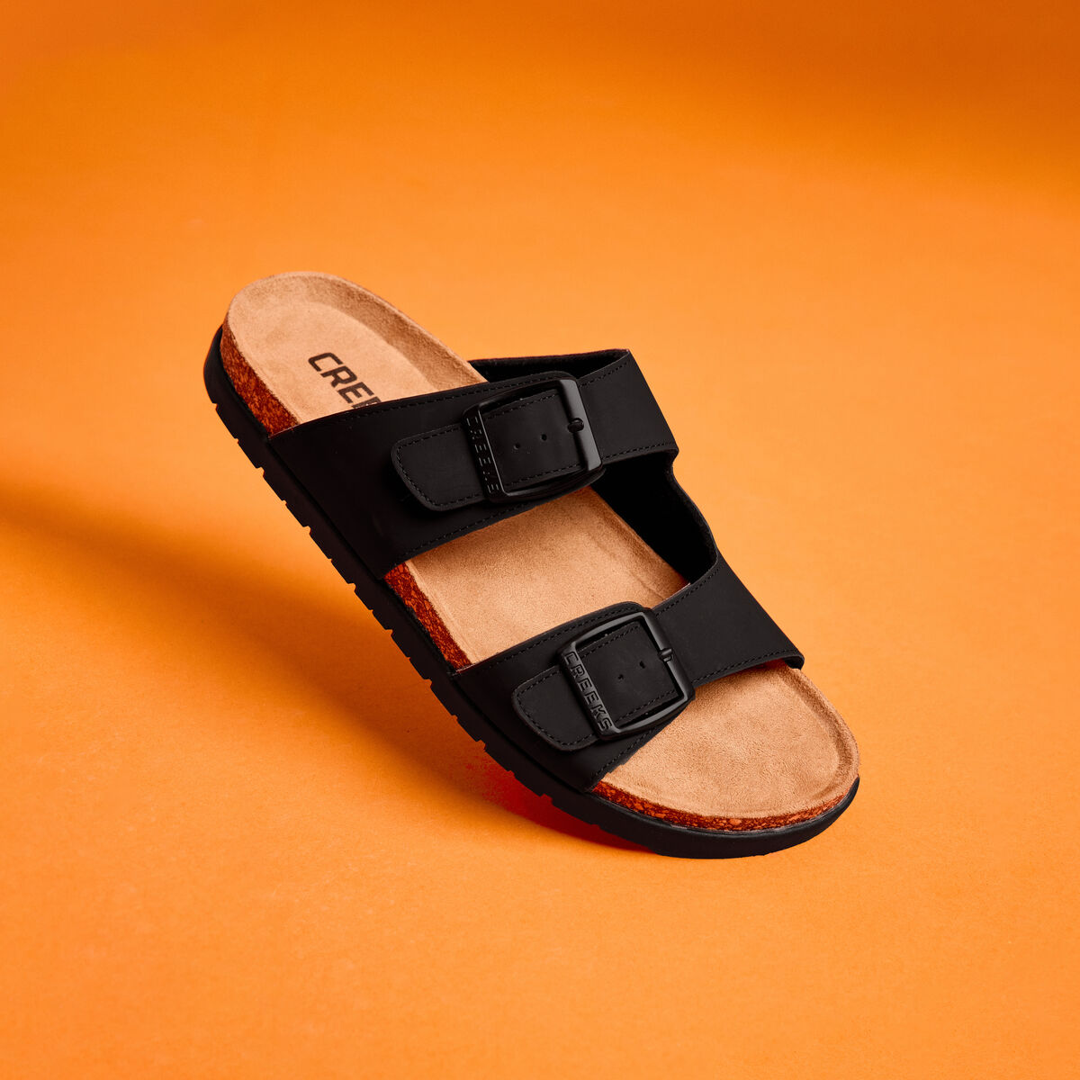 Sandales avec boucles noir gar&ccedil;on