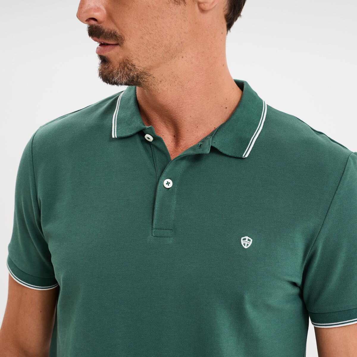 Polo manches courtes bords contrastés vert canard homme