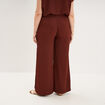 Pantalon effet gaufr&eacute; fluide bordeaux femme grande taille