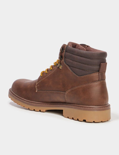 Bottines montantes crant&eacute;es &agrave; lacets marron homme