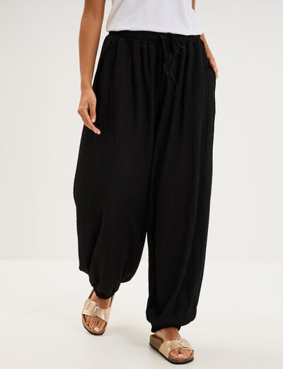 Pantalon droit fluide gaufr&eacute; noir femme