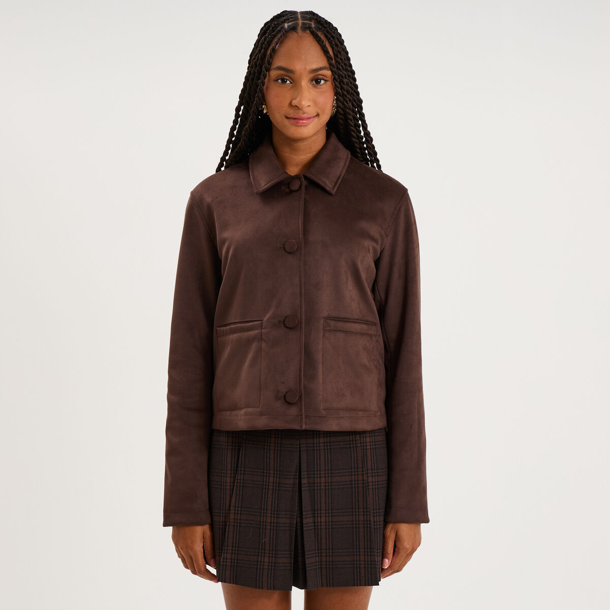 Veste courte effet su&eacute;dine boutonn&eacute;e marron fonc&eacute; femme