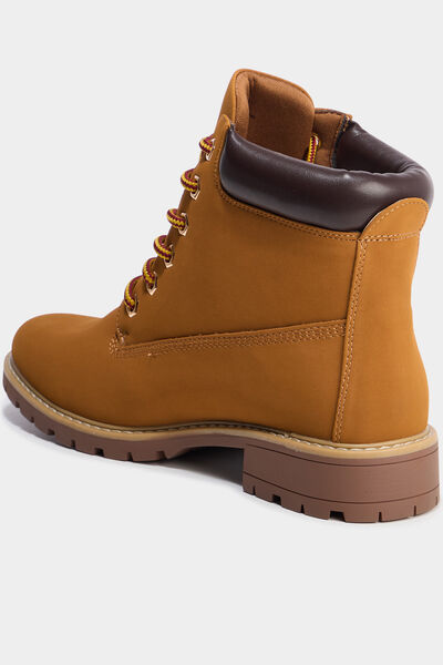 Bottines crant&eacute;es marron clair femme