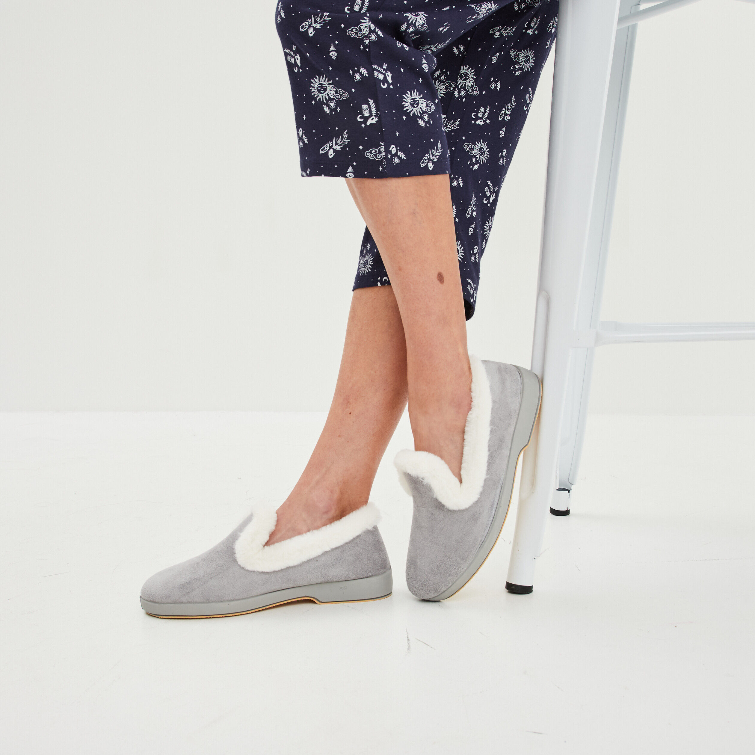 Chaussons sans gêne à fourrure gris femme LH