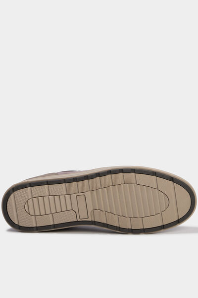 Baskets &agrave; lacets semelle plate bout rond marron homme