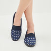Chaussons emboîtants compensés bleu femme
