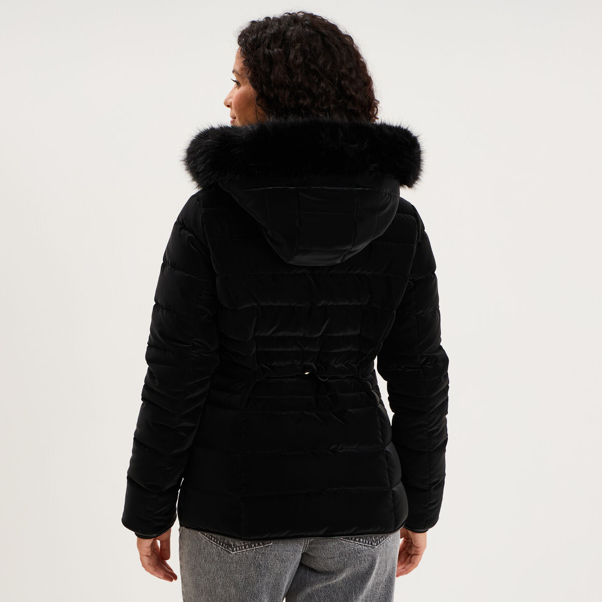 Doudoune courte capuche fausse fourrure noir femme