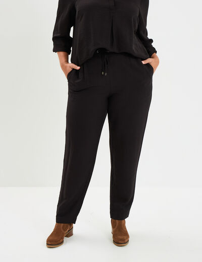 Pantalon carotte fluide élastiqué noir femme grande taille